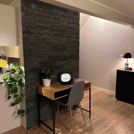 شقة In The Center Of *